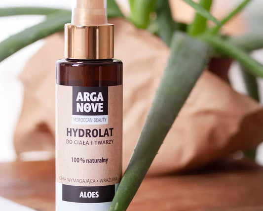 Na co pomaga aloes? Dowiedz się, na co działa aloes i na jakie choroby pomaga – w kosmetyczce i w apteczce!